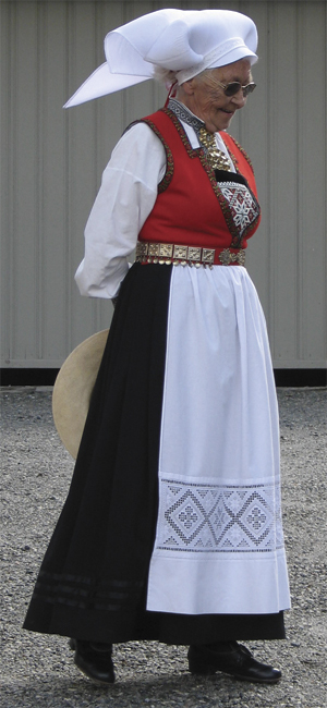<br><i>Ingebjørg Opedal og panamahatten <br />til Edvard Grieg</i>